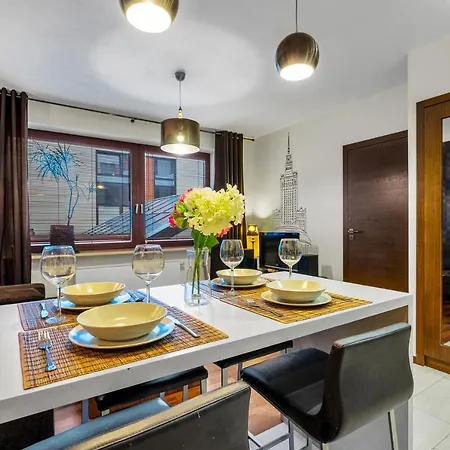 Atelier - Central, Parking, Metro Nearby - By Rentujemy Varşova